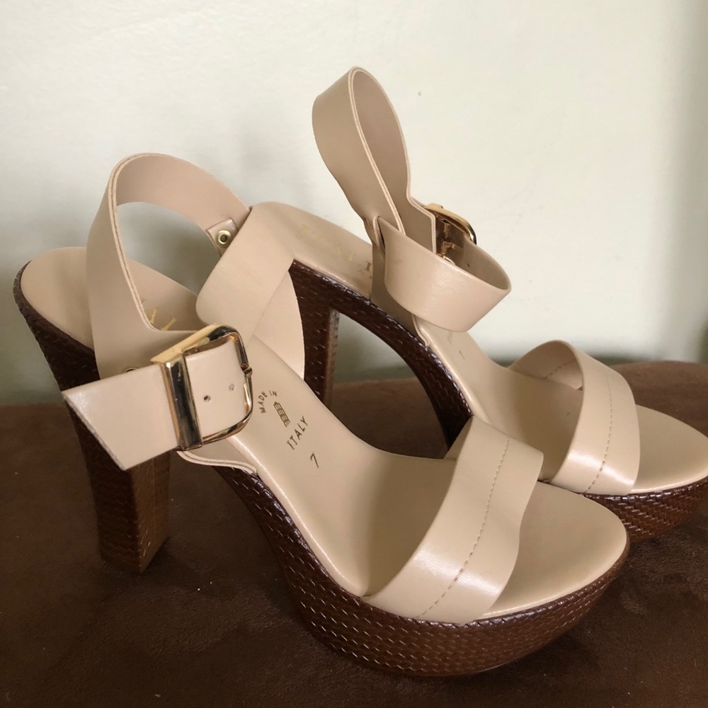Beige heels made in Italy